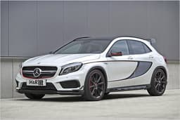 Sportfedern, Stabis und Spurverbreiterungen für den Mercedes-AMG GLA 45